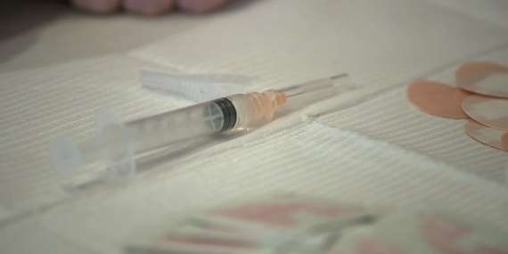 Doctor warns about difficulty accessing COVID-19 vaccine