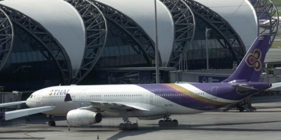 Canadian man opens door of Thai Airways flight before take off – National