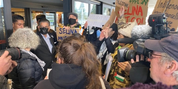 Dozens protest BC NDP retreat, demanding Selina Robinson resign following Israel comments – BC