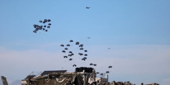 At least 5 killed in Gaza after airdrop aid parachutes fail to deploy – National
