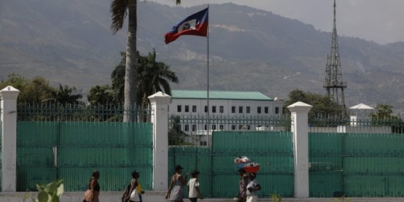 Canada begins Haiti airlift evacuations after weather delay – National