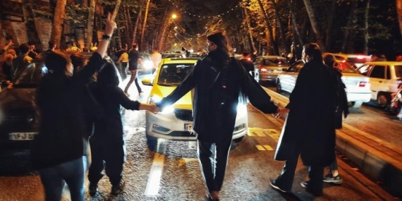 Winnipeg crowd gathers in support of Iranian rapper sentenced to death – Winnipeg