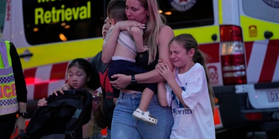Stabbing at Sydney shopping centre leaves 6 dead, 8 injured – National
