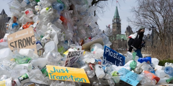 Nearly 200 fossil fuel, chemical lobbyists to join plastic treaty talks in Ottawa – National