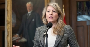 melanie-joly-russia-sanctions.jpg