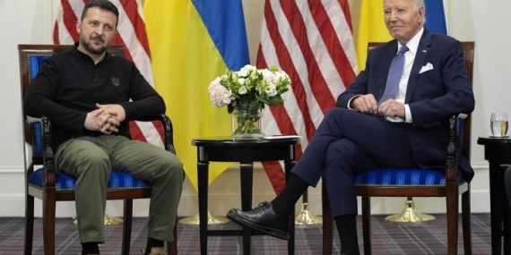 Biden publicly apologizes to Zelenskyy for holdup of weapons to Ukraine – National