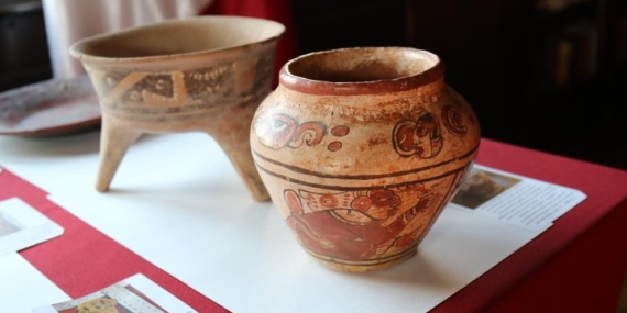 Woman finds priceless 2,000-year-old Mayan vase in Maryland thrift store – National