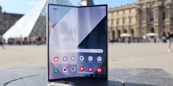 The foldable iPhone could have a surprisingly small cover screen, but I’m not convinced