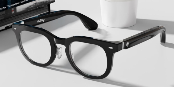 I can’t decide if I love or hate Halliday Smart Glasses with its ultra-tiny display and nosey AI